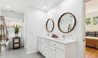 6916 PACIFIC Ln, Annandale, VA 22003
