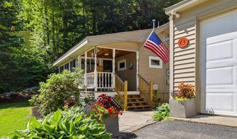 63 Lake Shore Dr, Barnstead, NH 03225