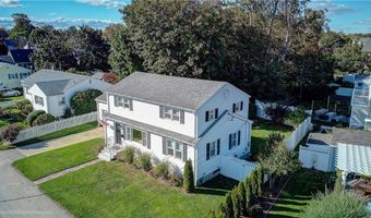 18 Sylvan Ter, Newport, RI 02840
