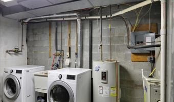 99 BURNING TREE Ln, Reading, PA 19607