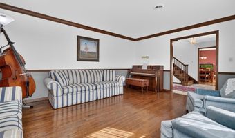 6 Amanda Ct, Airmont, NY 10952