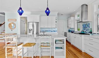 140 Tuckerman Ave, Middletown, RI 02842