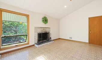 21 Daggett Rd, Attleboro, MA 02703
