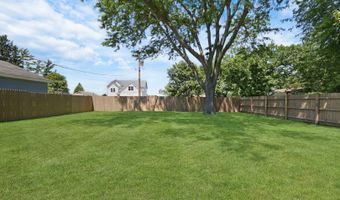 471 Linden Ln, Antioch, IL 60002