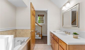 30 First School St, Bristol, RI 02809