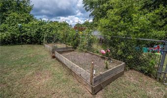 185 Fairway Cir, Athens, GA 30607