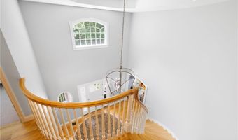 4 Brookfield Ct, East Greenwich, RI 02818