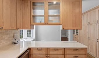 5110 DUVALL Dr, Bethesda, MD 20816