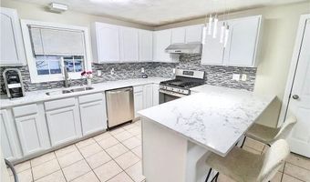 5 Edgewood Ave, Cumberland, RI 02864