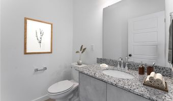 821 Reading Railroad Ln, Bentonville, AR 72713
