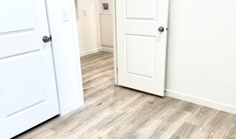 222 Goldenrod Ln E, Altoona, WI 54720