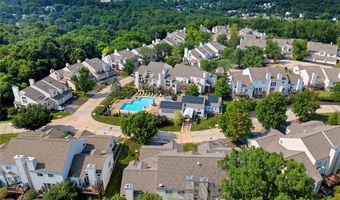 1710 Ridgeview Circle Dr, Ballwin, MO 63021