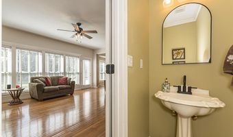 573 Castle Ridge Dr, Ballwin, MO 63021
