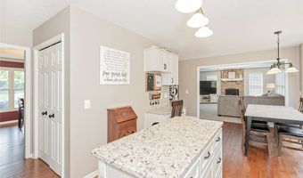 565 Walnut Ridge Trl, Aurora, OH 44202
