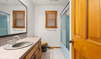 633 Kenwood Dr, Bartlesville, OK 74006