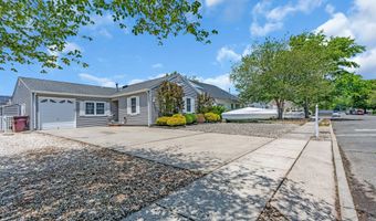 82 Spinnaker Ct, Bayville, NJ 08721
