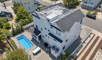 115 9TH St, Beach Haven, NJ 08008