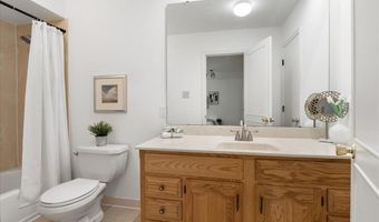 523 Nottingham Dr, Ballwin, MO 63011