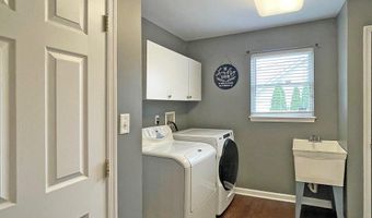 162 Ivy Hill Dr, Aberdeen, NJ 07747