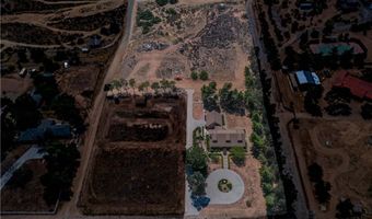 34155 Castlehaven Rd, Agua Dulce, CA 91390