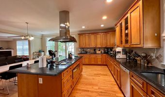 6204 MELVERN Dr, Bethesda, MD 20817