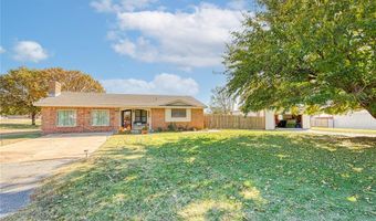 301 S 14th St, Arapaho, OK 73620