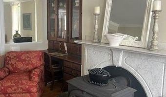 53 Congress St, Belfast, ME 04915