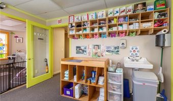 1326 Plainfield St, Cranston, RI 02920