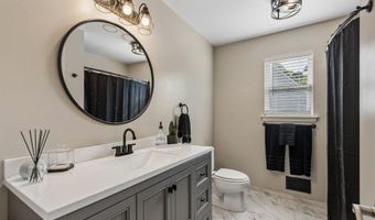 56 Marlin Ct, Bayville, NJ 08721