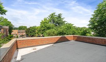 2317 S QUEEN St, Arlington, VA 22202