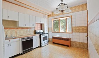 71 W 17TH St, Bayonne, NJ 07002