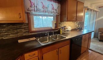 120 CANARY Dr, Beaver, WV 25813