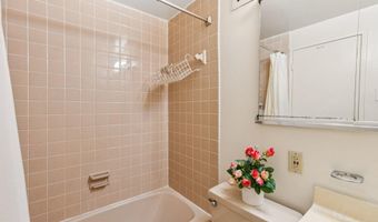 1200 N NASH St 565, Arlington, VA 22209