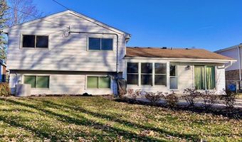 2112 N Kennicott Dr, Arlington Heights, IL 60004