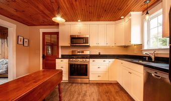 391 Bimson Dr, Barnet, VT 05821