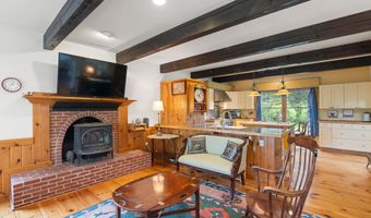 104 Juniper Ridge Rd, Brattleboro, VT 05301