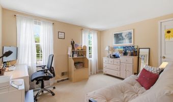 8 Sunshine Dr, Alexandria Twp., NJ 08867