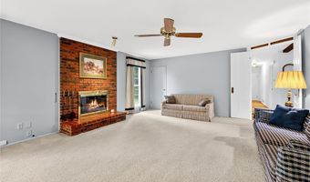 177 Wildwood Pkwy, Ballwin, MO 63011