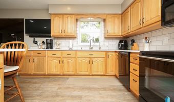 1601 E Sylvan Cir, Brandon, SD 57005