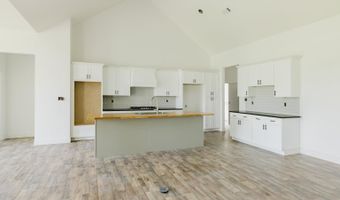 7452 Northwood Dr, Benton, AR 72019