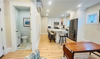 35 Memorial Blvd 1, Newport, RI 02840