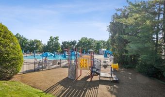 13 Birchwood Rd, Bedminster, NJ 07921