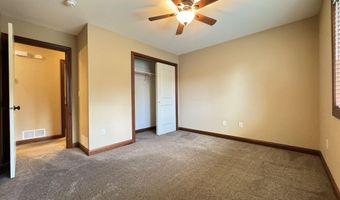 1130 Indian Hills Rd, Brookings, SD 57006