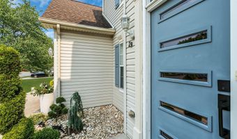29 Tupelo Rd, Bayville, NJ 08721