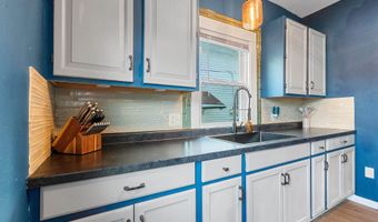 1212 N LEMINWAH St, Appleton, WI 54911