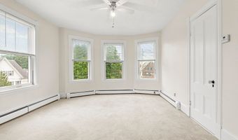 730 Hale St 3R, Beverly, MA 01915