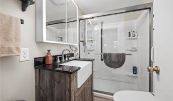 394 Long St, Amherst, OH 44001