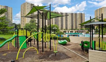 309 YOAKUM Pkwy 1002, Alexandria, VA 22304