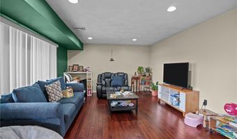 196 Old River Rd 166, Lincoln, RI 02865