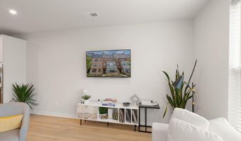 43812 MIDDLEWAY Ter, Ashburn, VA 20147